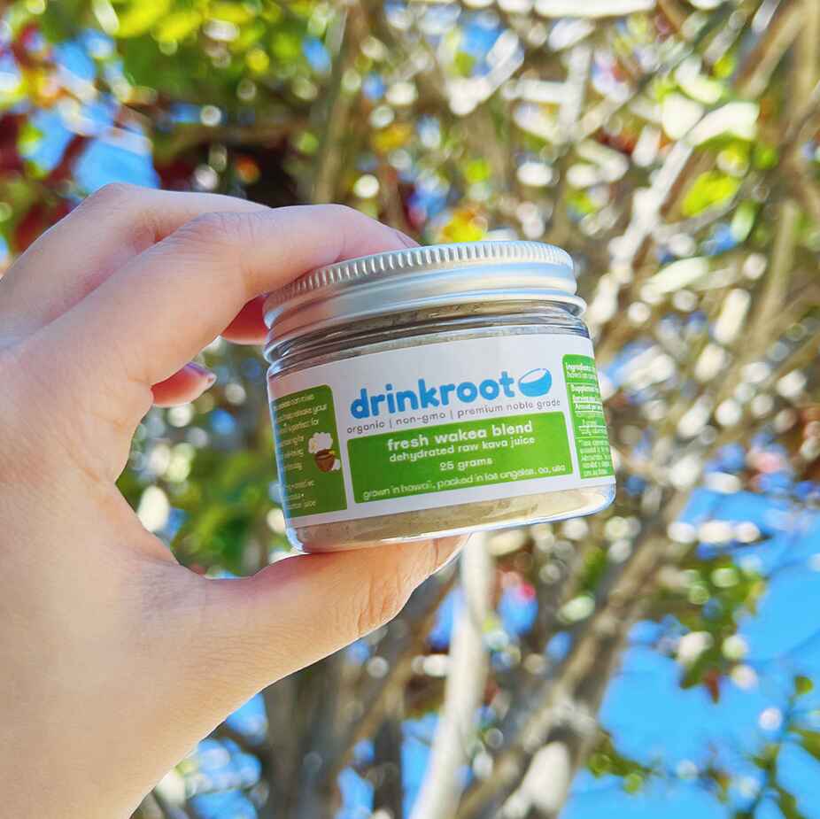 Wakea Instant Kava jar reflecting bright heady clarity, sweet greens, and focused daytime energy.